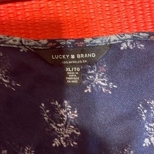 GUC cute blue floral top